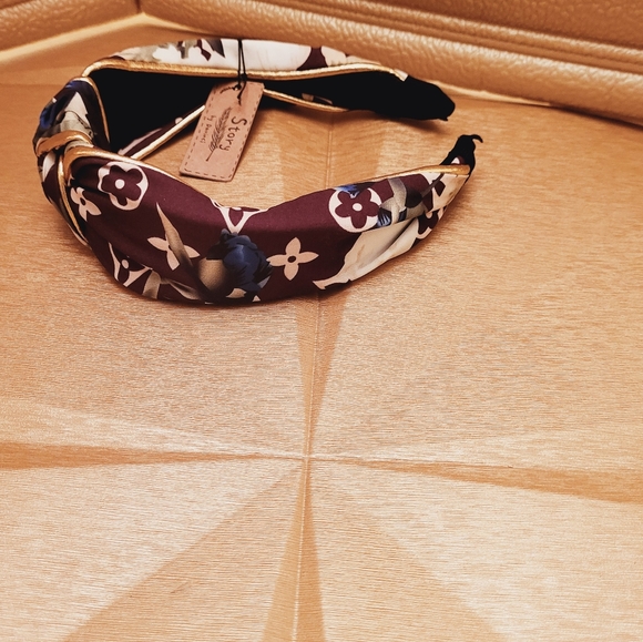 Designer Inspired Cloth Headband. FINAL PRICE - Picture 4 of 6